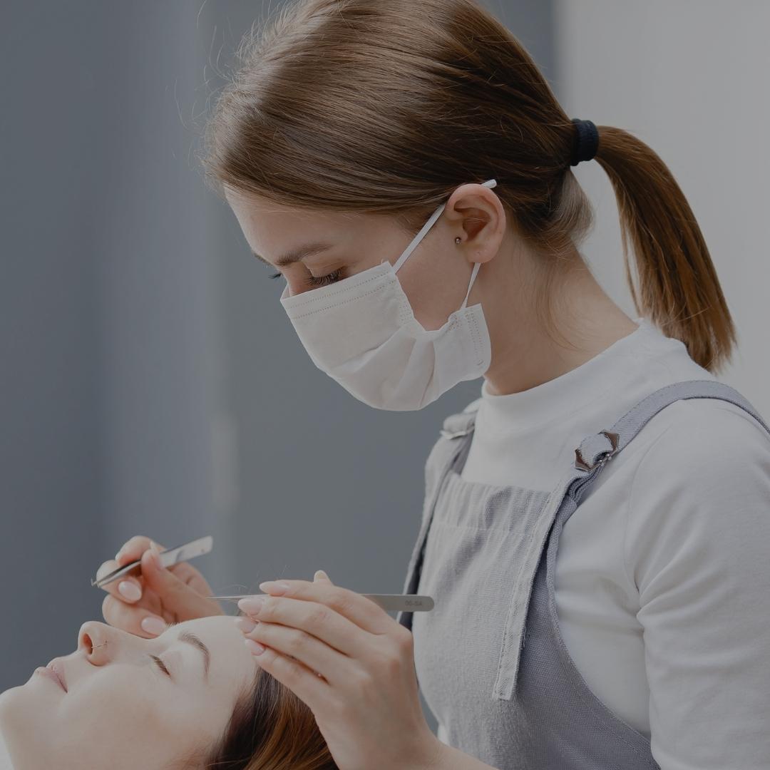 Master the Art of Lash Extensions with Lash Line's Course